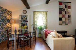 Maison de Textile Apartment