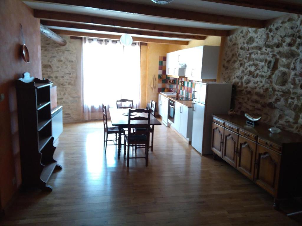 Appartement maison de village 110 route de sisteron 04230 Cruis