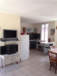 Appartement Maison du Charron 31 rue longue 34210 Azillanet Languedoc-Roussillon