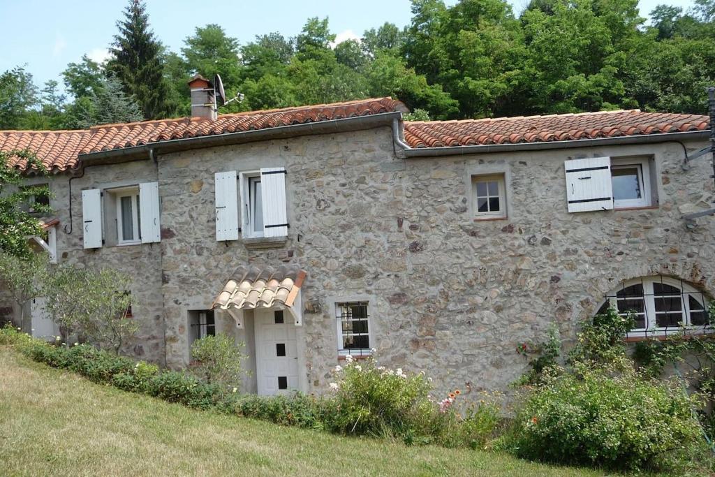 maison en pierre dans un écrin de verdure 5 puig sec d'abax, 66260 Saint-Laurent-de-Cerdans
