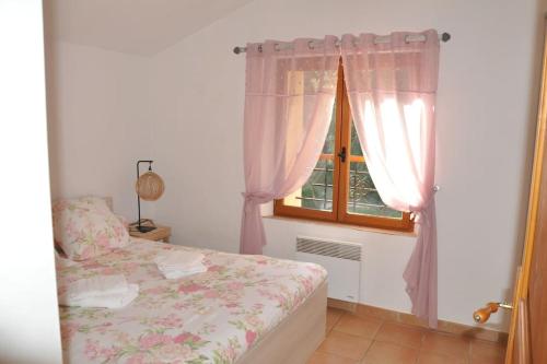 Maison en pierre indépendante 47m² + stationnement