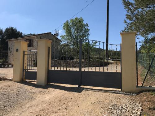 Maison en pierre indépendante 47m² + stationnement