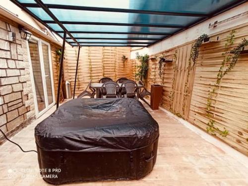 Maison familiale-Terrasse-Jacuzzi-Fibre-à 2 mn d'Honfleur by Sweet Home Company