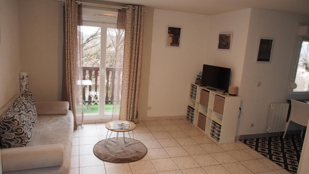 Maison familiale-Terrasse-Jacuzzi-Fibre-à 2 mn d'Honfleur by Sweet Home Company 14600 Honfleur