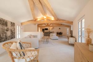 MAISON MARTINE