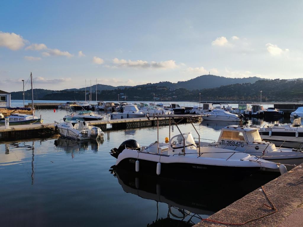 Maison Osmoz Port Miou - jacuzzi, clim par Dodo à Cassis 13260 Cassis
