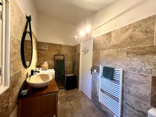 Maison provençale au calme de la campagne avec Jacuzzi