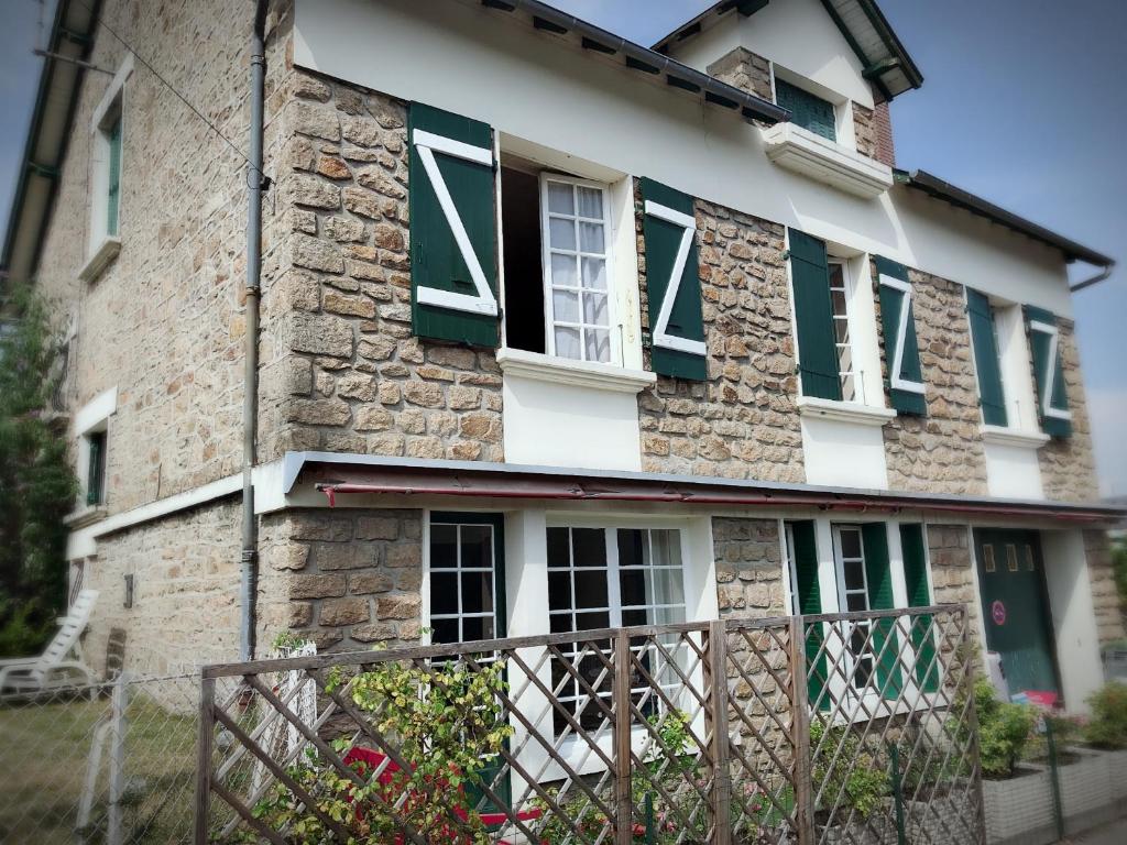 Appartement Maison Raffinee Maison Raffinee, 18 Avenue 11 Novembre 19260 Treignac