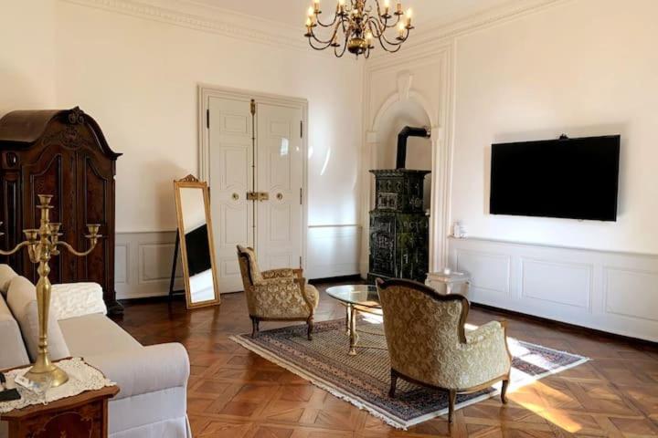 Maisonette 1521 - Stay in a palace! 4 Bei der Kirche, 88484 Gutenzell-Hürbel