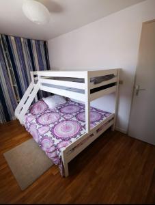 Maisonnette 5 personnes dans résidence avec piscine