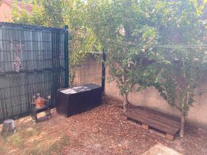 Maisonnette avec jardinet et parking - Velleron