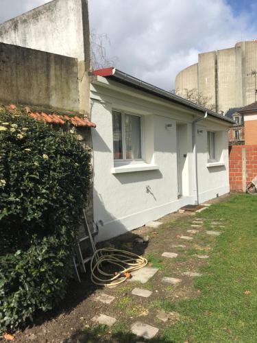 Maisonnette de charme au calme près des bords de Marnes