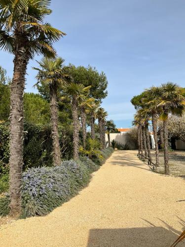 Maisonnette proche de la mer, calme avec parking