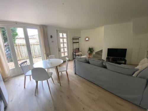 Maisonnette T2 moderne en duplex avec extérieur