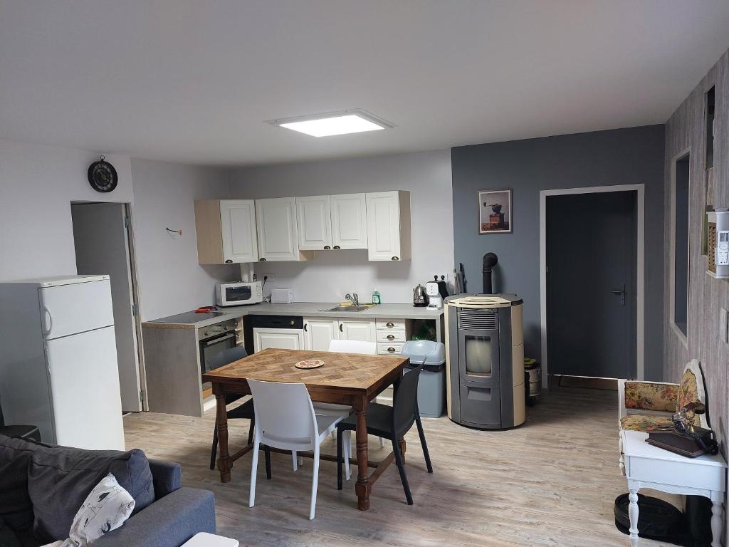 Appartement Maisons liernolle Les grand jollets 03130 Liernolles