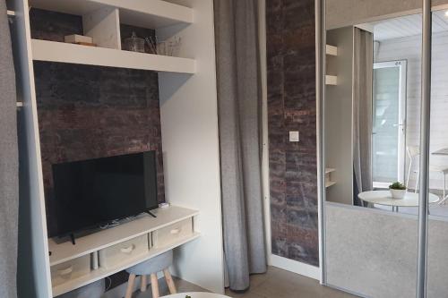 MajorBnB Deco studio near Geneva with parking D5
