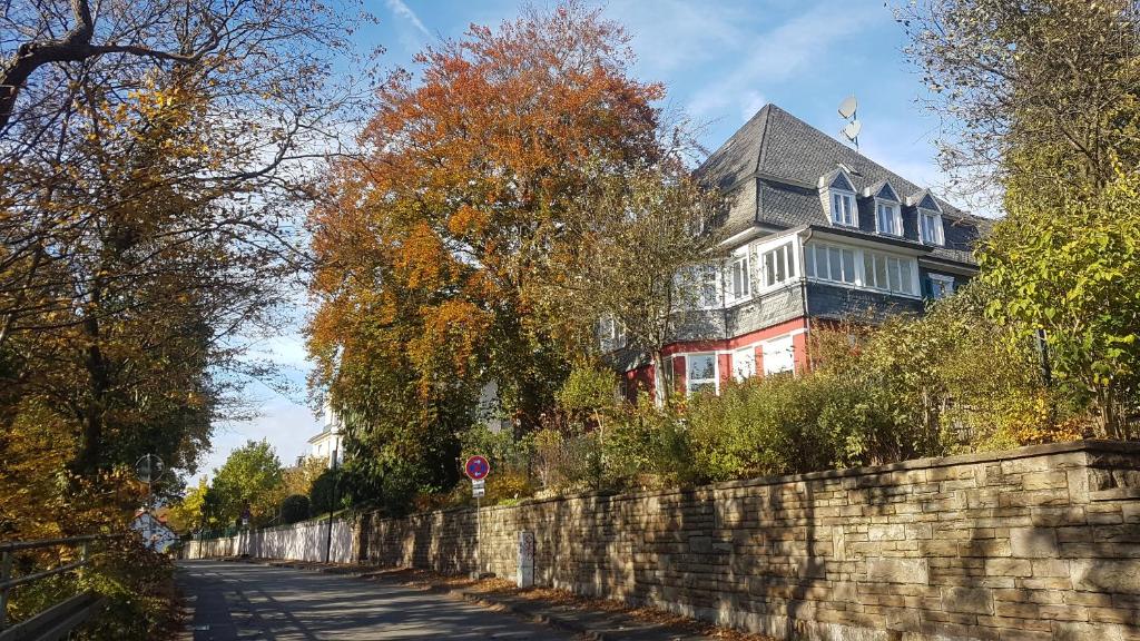 Mansard-Wohnung in Villa 2 Schlafzr, 85 m2, bis 4 Gäste ,Ferien- und Monteurwhg, Haustier möglich 18 An der Hütte 2. OG I Haupthaus, 58135 Hagen