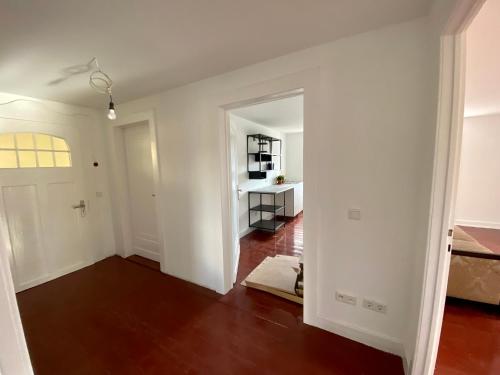 Mansard-Wohnung in Villa 2 Schlafzr, 85 m2, bis 4 Gäste ,Ferien- und Monteurwhg, Haustier möglich