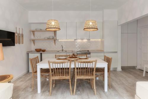 Mare Cheia (High Tide) Beach and Surf Apartments