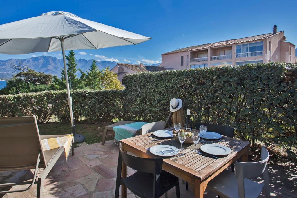 Appartement Mare location avec jardin vue mer et montagne plage et port à 2 pas rue albert 1er 20260 Calvi