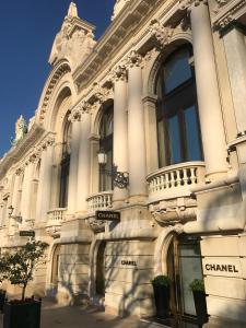 Mari stunning apartment next to Monaco with a sea view terrace
