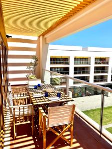 Marina 2 Bedroom Apart with Balcony and Parking