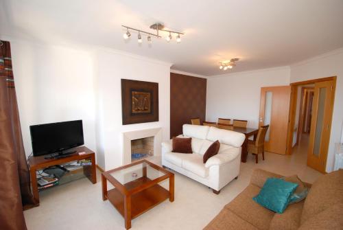 Marina - 3 bedroom sea view apartment in complex with pools