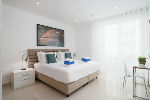 Marina Pearl Deluxe Lagos Apartment by Ideal Homes