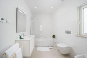Marina Pearl Deluxe Lagos Apartment by Ideal Homes
