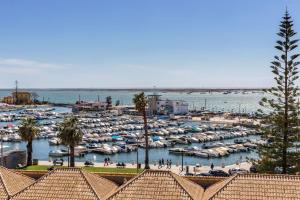 Marina Penthouse Faro Center
