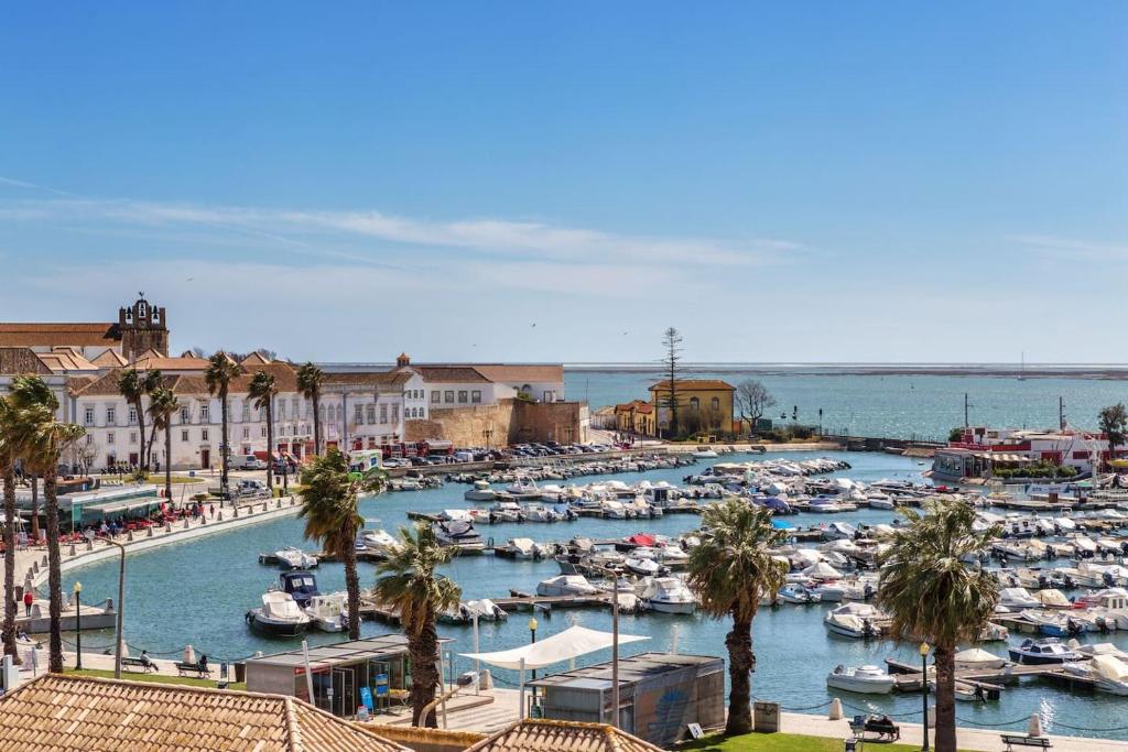 Appartement Marina Penthouse Faro Center Rua Conselheiro Bivar, 67 8000-255 Faro