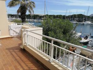 Appartement Marina Port Camargue 18 Rue Duquesne 30240 Le Grau-du-Roi Languedoc-Roussillon