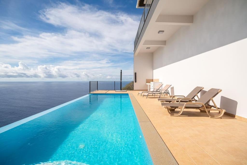 Marina View Apartment - Pool & stunning ocean view Impasse da Calçada, 9370-179 Calheta