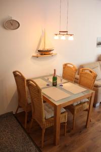 Maritime Ferienwohnung in Strandnähe