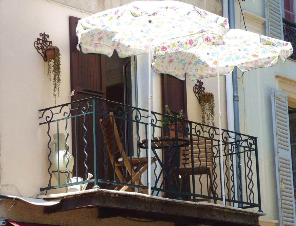 Market 11 Cours Masséna, 06600 Antibes