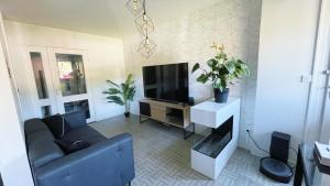 MARQUISATS LUXURY