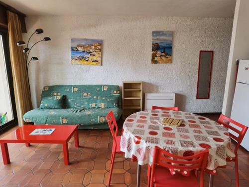 Appartement Appartement Marseillan-Plage, 2 pièces, 4 personnes - FR-1-326-524 Avenue De Bacchus -  - Le Castellas