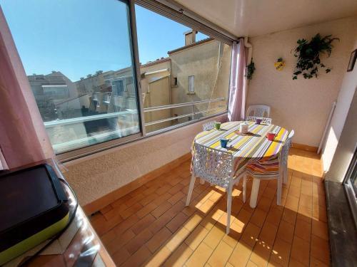 Appartement Appartement Marseillan-Plage, 2 pièces, 4 personnes - FR-1-326-574 Chemin Du Pous -  - Le Castellas