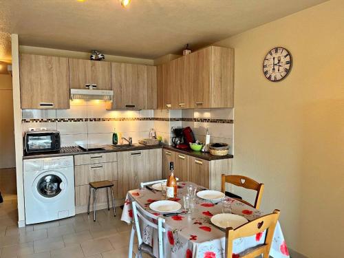 Appartement Appartement Marseillan-Plage, 2 pièces, 4 personnes - FR-1-387-109 Robinson Sud NÂ°43 - Quai De Plaisance - Le Castellas