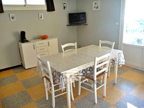 Appartement Appartement Marseillan-Plage, 2 pièces, 5 personnes - FR-1-387-150 Résidence le Squale Appartement N° 3. Rue du Mérou Marseillan