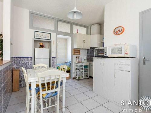 Appartement Appartement Marseillan-Plage, 3 pièces, 6 personnes - FR-1-326-659 7 place des naides Le Castellas