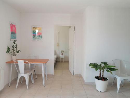 Marseille : Joli T2 mer et collines + terrasse