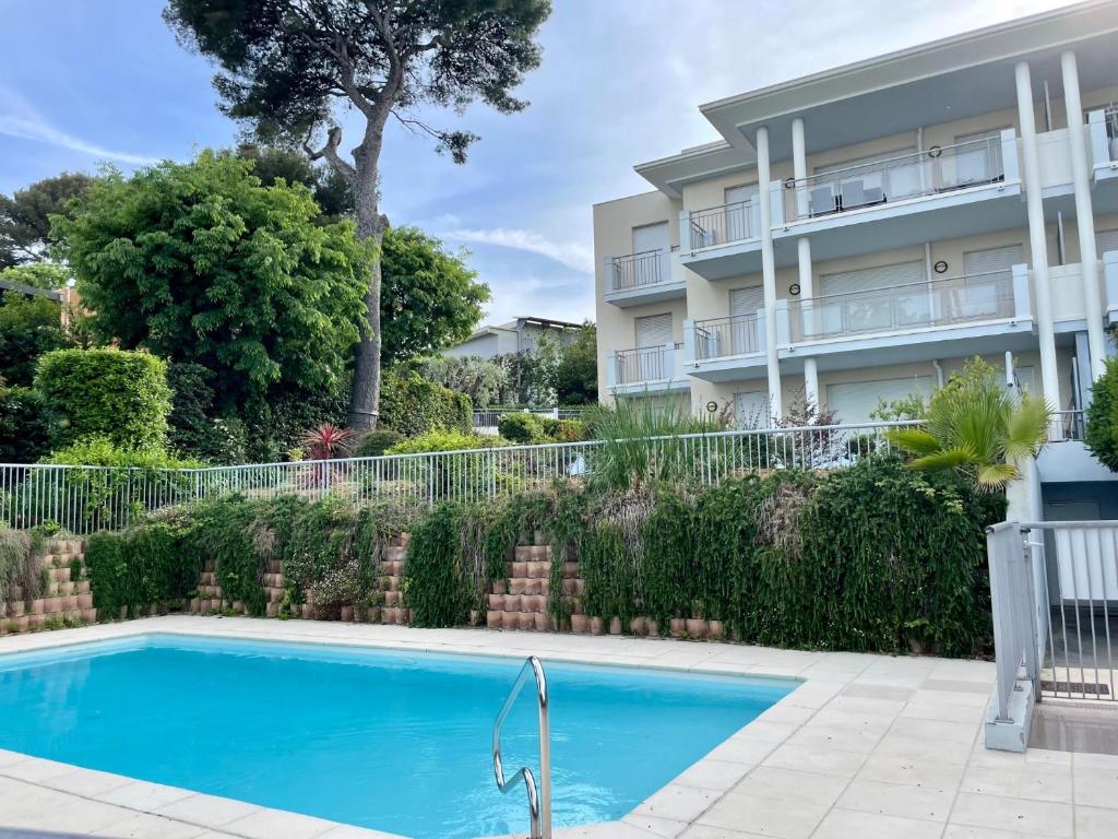 Appartement mas des oliviers 6 Avenue du Château 06600 Antibes