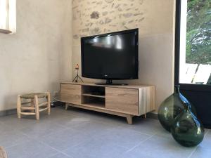 Mas provençal La Serallère au coeur des oliviers