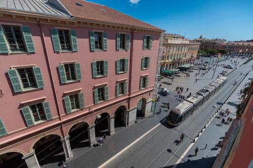 Massena Square - 1 Bdr Duplex with AC