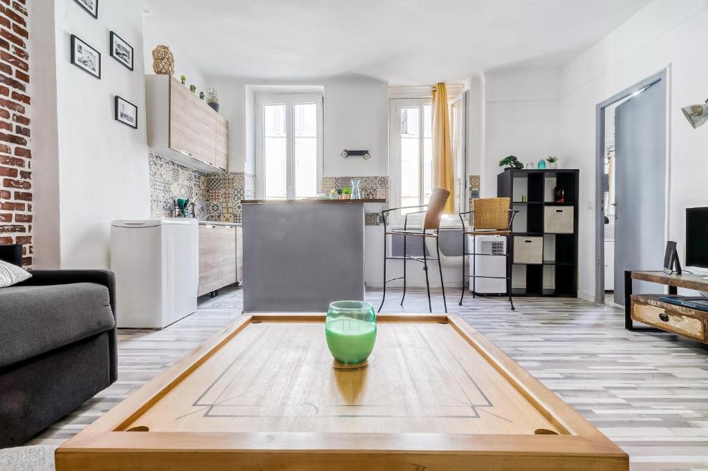 Massilia - Appartement Marseille Centre 9 Rue Vian, 13006 Marseille