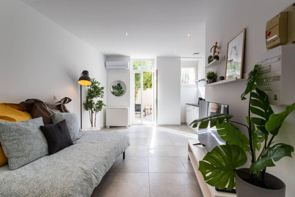 MaxBnb - CLIMATISÉ - T2 37m2 & terrasse 30m2 - Est 496 Avenue Colonel Picot, 83100 Toulon