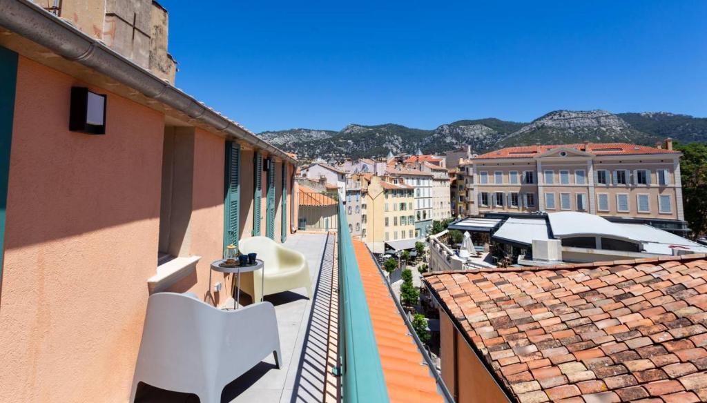 Maxbnb - Le Roof-Top des Halles- T3/Terrasse avec vue 5 Traverse Jean Aicard, 83000 Toulon