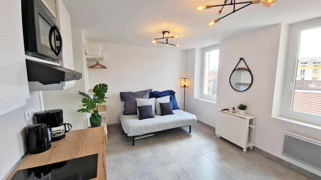 MaxBnb - Studio Cozy - WiFi Fibre - 10 min à pied Gare -4- 153 Avenue de Valbourdin, 83200 Toulon
