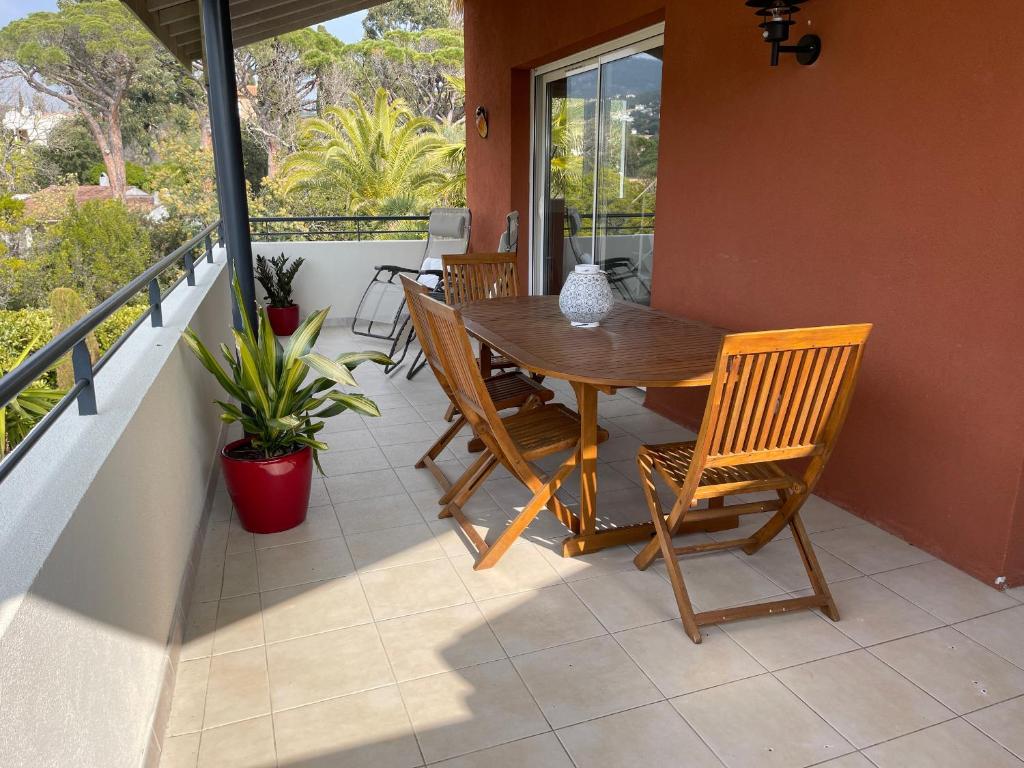 Appartement Mazet à 400 m des plages 103 Bd des Agasses 83380 La Garonnette-Plage